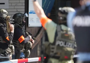 Ελεύθεροι οι όμηροι που κρατούνταν σε τράπεζα στη Γερμανία – Διέφυγαν οι δράστες