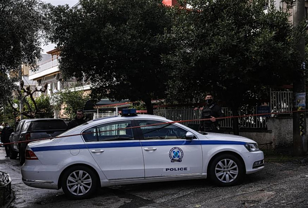 Νεκρός άνδρας που έπεσε από μπαλκόνι δευτέρου ορόφου στου Ζωγράφου