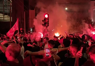 «Τρελό» πάρτι των οπαδών του Ολυμπιακού στο Πασαλιμάνι (vids)