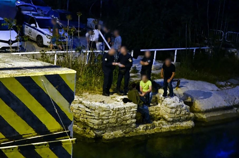Ισθμός: Πώς βρέθηκε στο νερό η 15χρονη – Σε εξέλιξη οι έρευνες των Αρχών