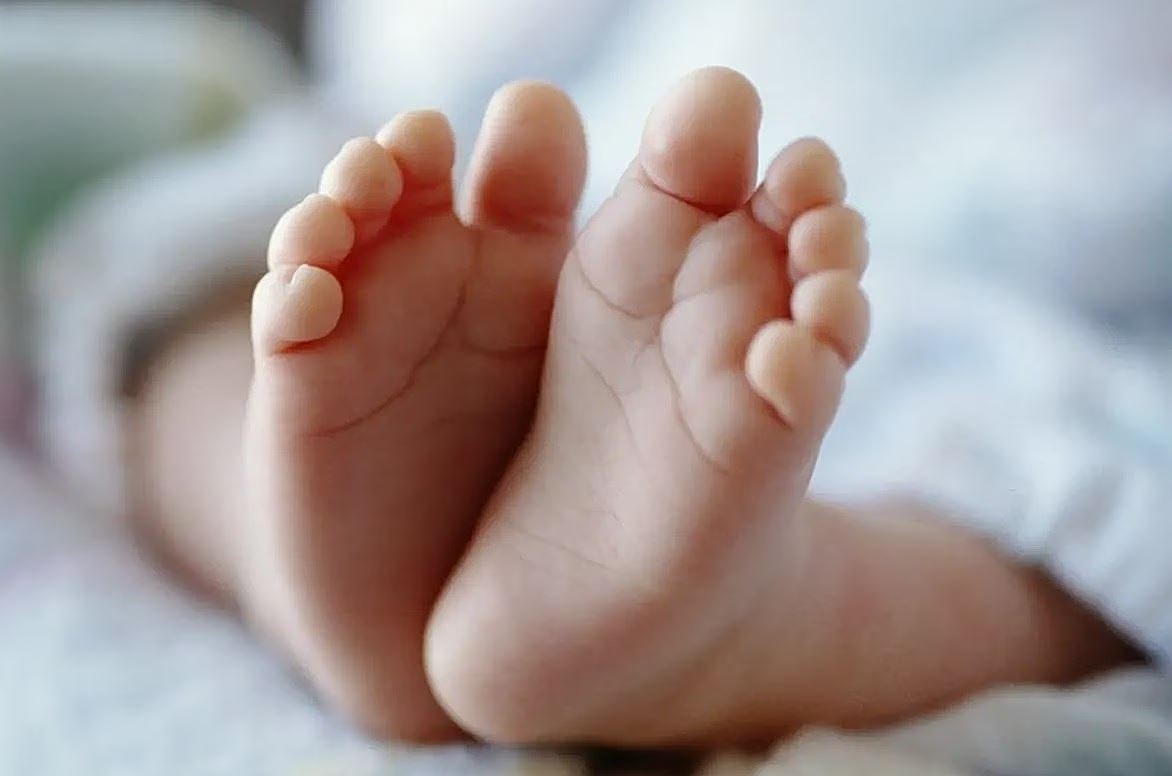 Καρπενήσι: Κάθειρξη 14 και 12 ετών χωρίς αναστολή σε γονείς για βαριά κακοποίηση του βρέφους τους