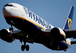 Ryanair – Fraport: Η σύγκρουση για τις χρεώσεις και οι περικοπές δρομολογίων