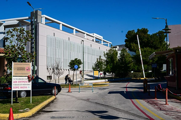 Ηλιούπολη: Έπεσαν στο κενό από ταράτσα εξαώροφης πολυκατοικίας δύο 17χρονες