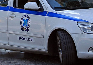 Θεσσαλονίκη: Γυναίκα κατήγγειλε ότι ο πρώην σύντροφός της πέταξε βαζάκια με εύφλεκτο υγρό στο σπίτι της