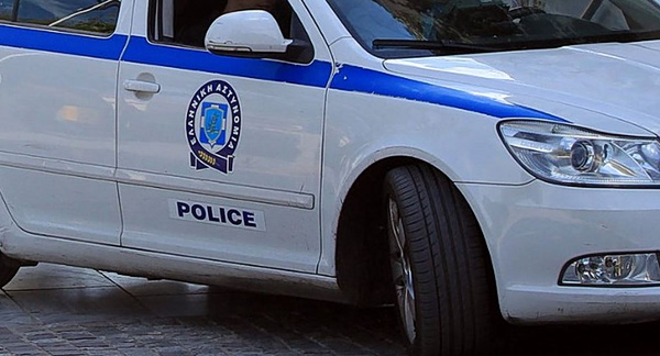 Θεσσαλονίκη: Γυναίκα κατήγγειλε ότι ο πρώην σύντροφός της πέταξε βαζάκια με εύφλεκτο υγρό στο σπίτι της