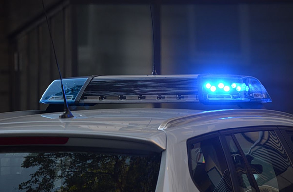 Αχαΐα: Κάρφωσε στην πλάτη με δύο μαχαιριές 35χρονο μετά από καβγά – Αναζητείται από τις Αρχές