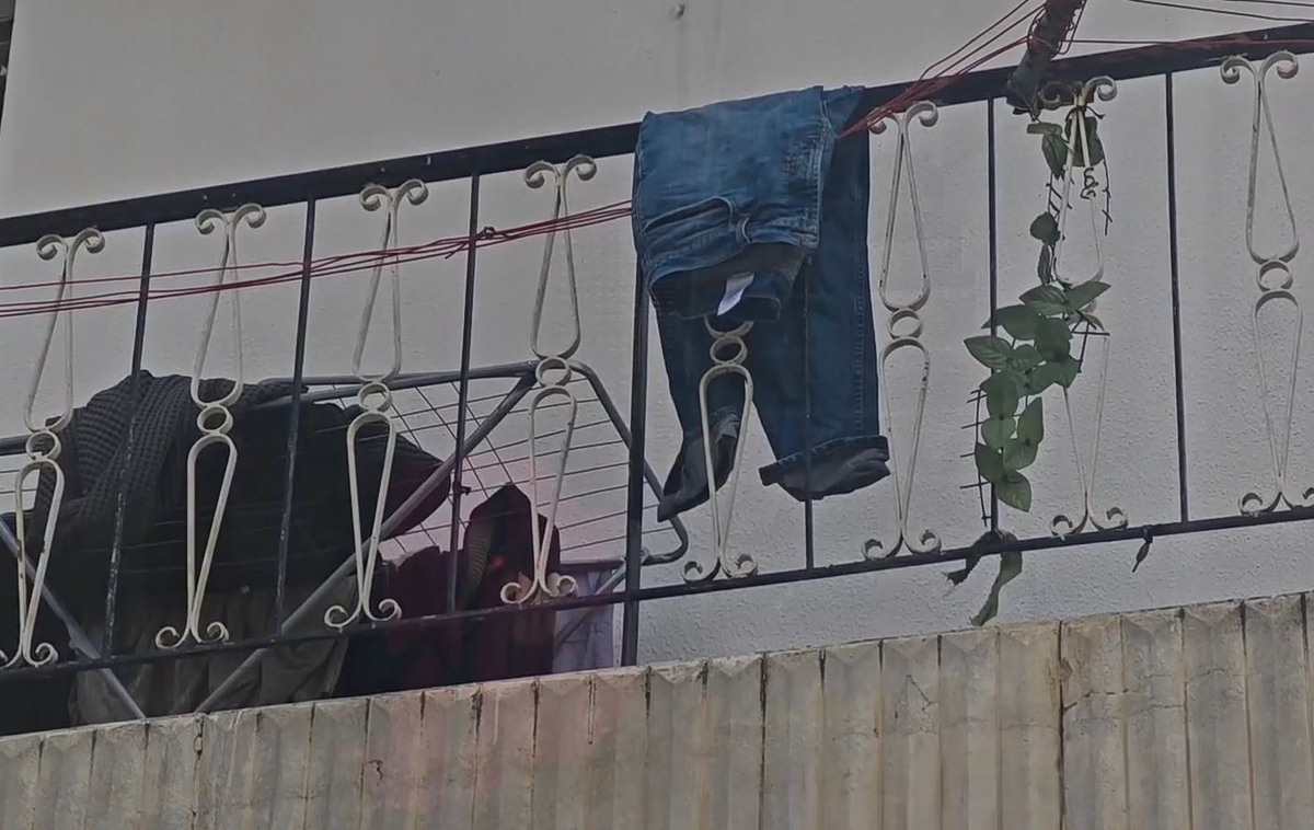Άγιοι Ανάργυροι: Εντοπίστηκε σπίτι τρώγλη – Τρία παιδιά ζούσαν σε άθλιες συνθήκες, συνελήφθησαν οι γονείς