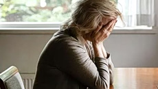 «Μαϊμού» γιατροί, αστυνομικοί και λογιστές – Νέες απάτες αδειάζουν λογαριασμούς και σπίτια