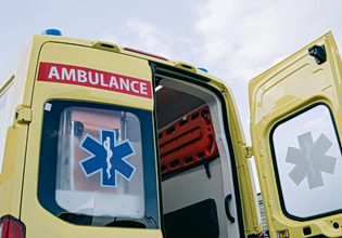 Πάτρα: Άγρια επίθεση σε μητέρα τριών παιδιών – Την ξυλοκόπησαν και την πέταξαν σε χαντάκι