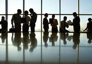 Αμοιβές: Κυρώσεις και πρόστιμα σε επιχειρήσεις για αποκλίσεις μεταξύ των δύο φύλων
