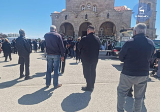 Ρόδος: Θρήνος στην κηδεία μητέρας και κόρης που έχασαν τη ζωή τους στο φρικτό δυστύχημα