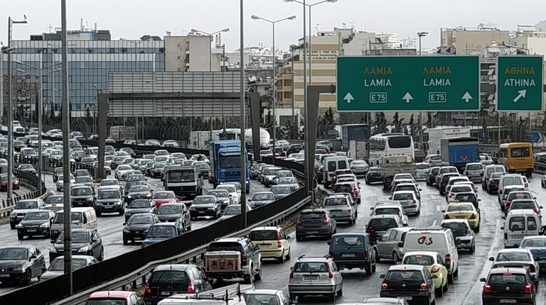 Κίνηση: Στο «κόκκινο» ο Κηφισός – Πού αλλού υπάρχουν προβλήματα