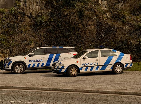 Πορτογαλία: Δύο παιδιά 3 και 5 ετών από τη Γαλλία βρέθηκαν μόνα τους σε αυτοκινητόδρομο – «Ήταν φοβισμένα»