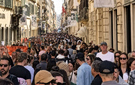 Υπερτουρισμός: Σκηνές χάους σε Ποζιτάνο και Ρώμη