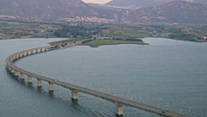 Κοζάνη: Εντοπίστηκε νεκρός άνδρας μέσα σε αυτοκίνητο στη λίμνη Πολυφύτου