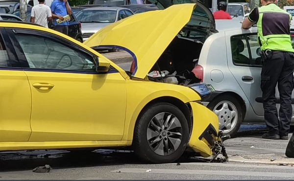 Tροχαίο με τραυματισμό στην Αλεξάνδρας [βίντεο]