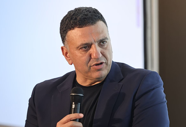 Στην Ακαδημία του Εμπορικού Ναυτικού ο υπουργός Ναυτιλίας Βασίλης Κικίλιας
