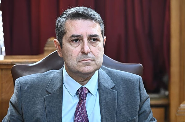Γιώργος Μυλωνάκης: Βελτιώνεται η υγεία του – Αναπνέει χωρίς μηχανική υποστήριξη