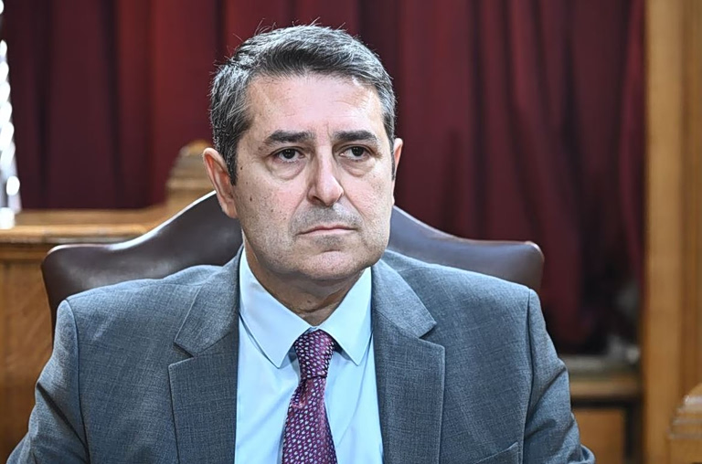 Γιώργος Μυλωνάκης: Βελτιώνεται η υγεία του - Αναπνέει χωρίς μηχανική υποστήριξη