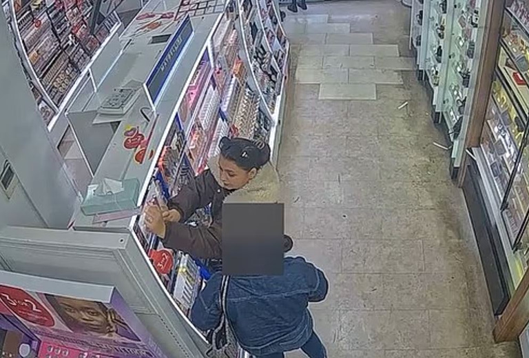 Βρετανία: Ρουμάνα ρήμαζε καταστήματα καλλυντικών στο Λονδίνο – Πάνω από 100.000 λίρες η λεία της