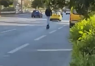 Συνελήφθη 23χρονος που έτρεχε με 72 χλμ. με πατίνι στη Συγγρού – Δείτε βίντεο