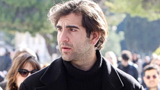 Δημήτρης Φιλιππίδης: «Γκρεμίστηκε η εικόνα του πατέρα μου και σήμερα δεν τον αναγνωρίζω»