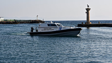 Μακρόνησος: Προσάραξη ρυμουλκού βόρεια του νησιού – Προκλήθηκε εισροή υδάτων