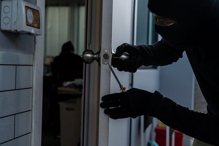 Η σπείρα Χιλιανών διαρρηκτών που έκαναν «τουρισμό» στην Αθήνα – Πώς έκλεψαν ρολόγια αξίας 1,5 εκατ. ευρώ από γνωστό εφοπλιστή