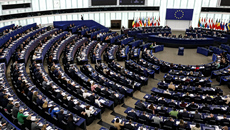 Με το φόβο έρευνας για το ΕΛΚ και τη σχέση με τον βραχίονα της «αμαρτωλής» Blue Skies ζουν στο Μαξίμου