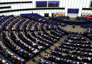 Με το φόβο έρευνας για το ΕΛΚ και τη σχέση με τον βραχίονα της «αμαρτωλής» Blue Skies ζουν στο Μαξίμου