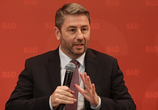 Ανδρουλάκης: Manual Μητσοτάκη να πετά τις δικογραφίες στον κάδο των αχρήστων – Αξιακή η μάχη των εκλογών