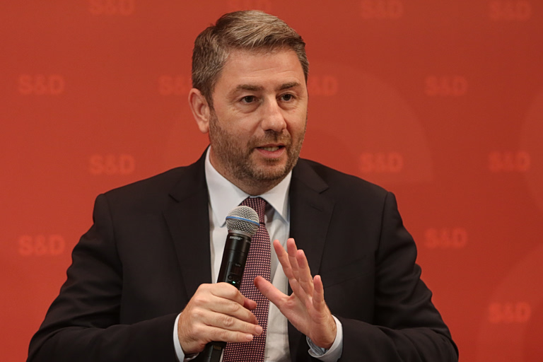 Ανδρουλάκης: Manual Μητσοτάκη να πετά τις δικογραφίες στον κάδο των αχρήστων – Αξιακή η μάχη των εκλογών