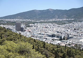 Τσουκαλάς: Η στέγαση είναι δικαίωμα και όχι προνόμιο των λίγων – Η κυβέρνηση επιμένει σε λάθος λύσεις