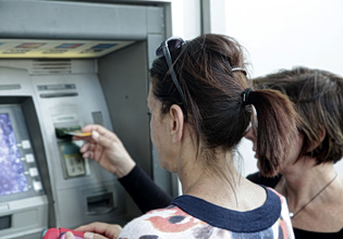 Συντάξεις χηρείας: Στοπ σε περικοπές ή επιστροφές ποσών με νόμο