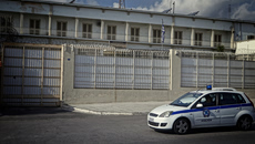 Σκληροί ποινικοί έκαναν τις φυλακές Κορυδαλλού… μπαρ –  Αλκοόλ, τσιγάρα και τραπ στη διαπασών