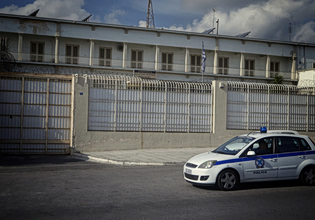 Σκληροί ποινικοί έκαναν τις φυλακές Κορυδαλλού… μπαρ –  Αλκοόλ, τσιγάρα και τραπ στη διαπασών
