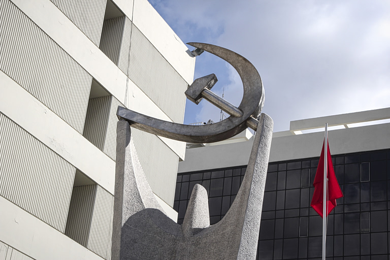 KKE για τα 81 χρόνια από το τέλος του Β’ Παγκοσμίου Πολέμου: Βαδίζουμε στις αναμετρήσεις τού αύριο πιο έμπειροι