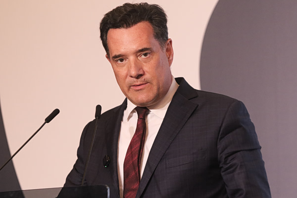 Γεωργιάδης: Ανήρτησε τη φωτογραφία που χρησιμοποίησαν και υποστήριξαν ότι πρόκειται για τον ίδιο