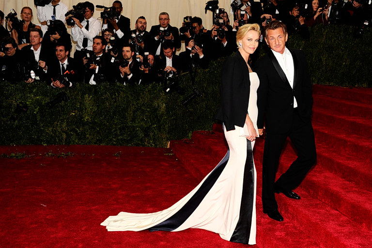 «Έι, τράβα μου μια φωτογραφία» – Το Met Gala πριν την εποχή των κοινωνικών δικτύων και της ψηφιακής εικόνας