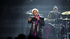 Ο Billy Idol δεν έβγαινε στη σκηνή «εάν δεν ήταν χάι» – Σήμερα όλα είναι αλλιώς