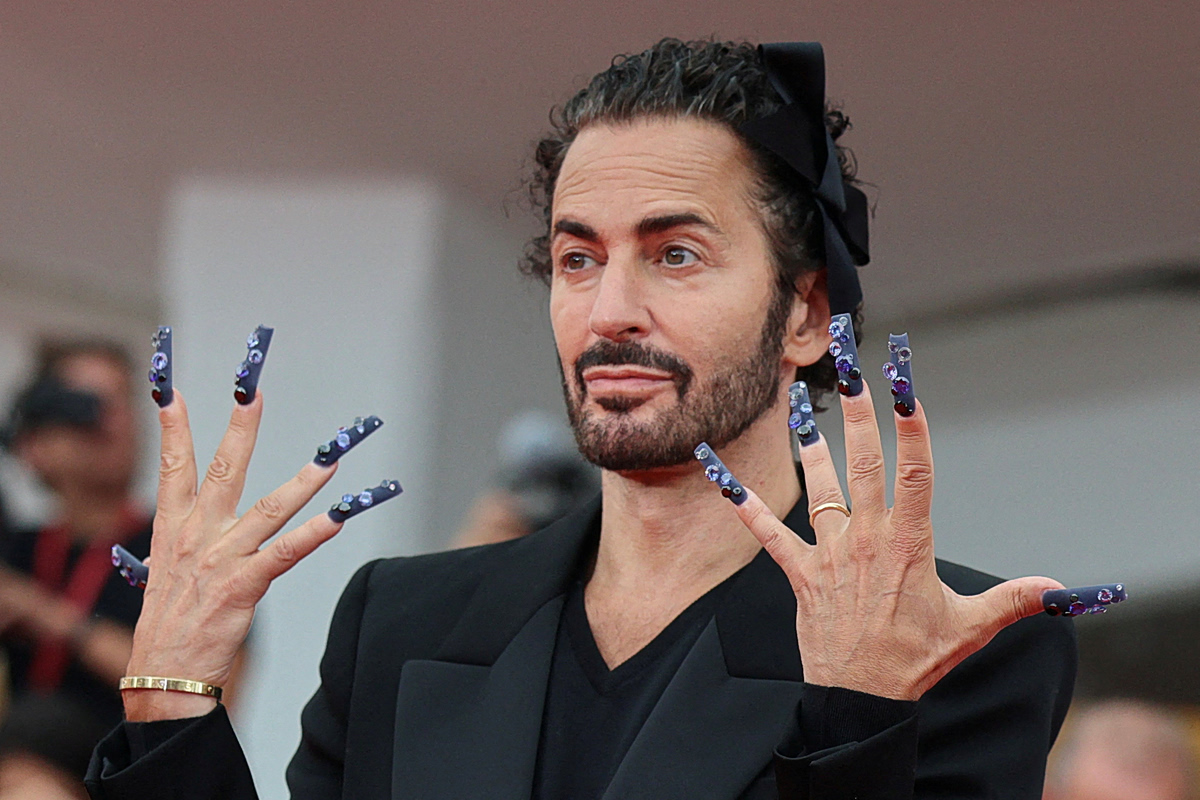 Η LVMH πούλησε τον οίκο Marc Jacobs για (σχεδόν) 1 δισεκατομμύριο δολάρια