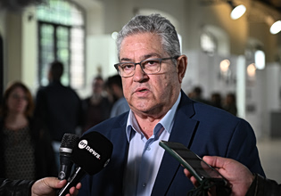 Κουτσούμπας: Το μέλλον δεν γράφεται σε μια κόλλα εξετάσεων, αλλά στους αγώνες για έναν κόσμο στο μπόι των ονείρων σας
