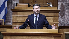 Ανδρουλάκης: Το Σύνταγμα κ. Μητσοτάκη δεν είναι σανίδα σωτηρίας για μια κυβέρνηση σε αποδρομή