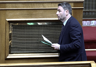 ΠΑΣΟΚ: Σύγκρουση με την κυβέρνηση για τα κόκκινα δάνεια – Ποιες προτάσεις θα καταθέσει ο Ανδρουλάκης