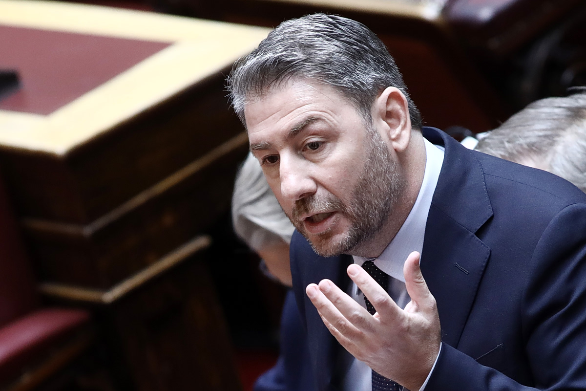 Υποκλοπές: «Στρίμωξε» τον Δεμίρη ο Ανδρουλάκης – «Σταματήστε να περιφρονείτε τη νοημοσύνη μας» – Όλος ο διάλογος