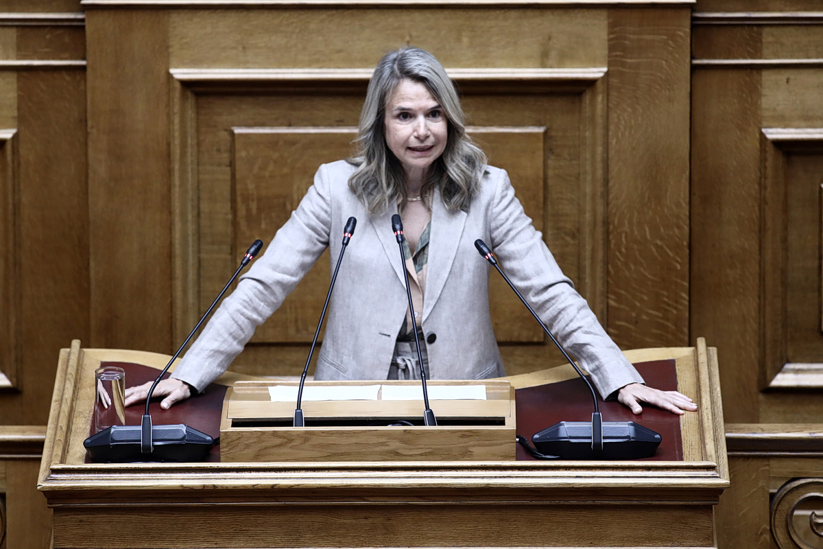 Αποστολάκη: Η κυβέρνηση αρνείται τη λογοδοσία, μετατρέπει τη Βουλή σε πεδίο αμνήστευσης και ατιμωρησίας