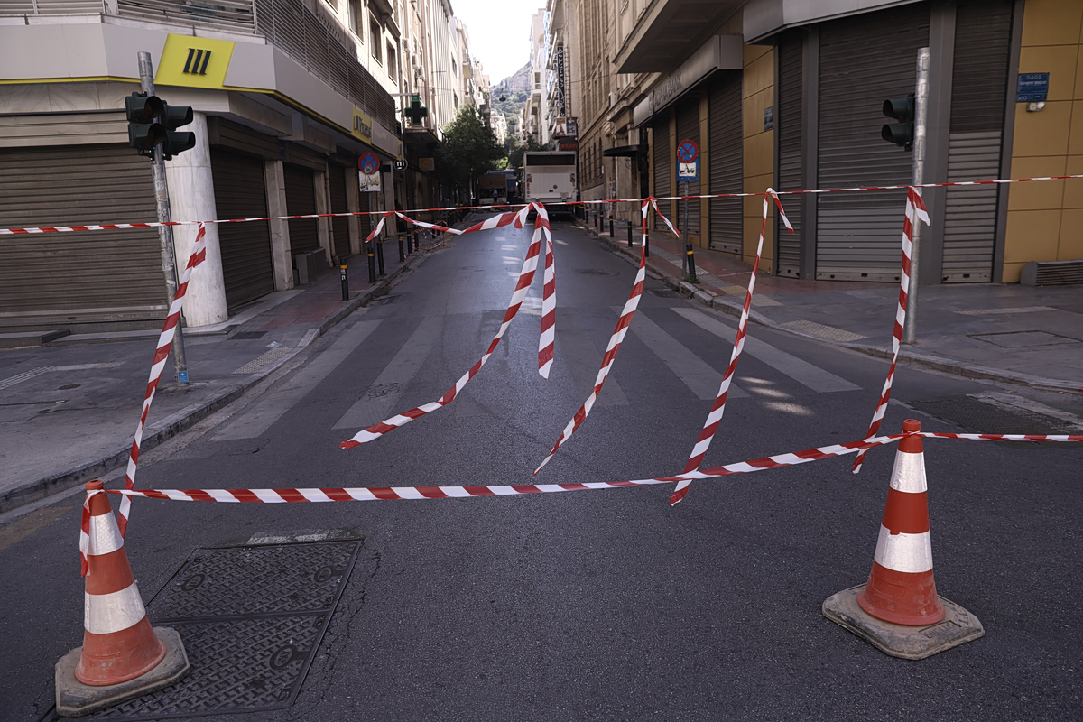 Αθήνα: Διακοπή της κυκλοφορίας στο Κέντρο λόγω θραύσης αγωγού ύδρευσης