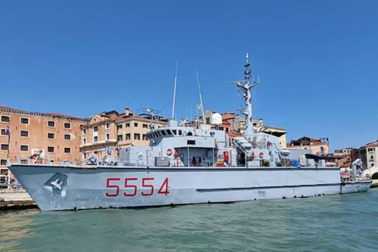 Δύο ιταλικά ναρκαλιευτικά απέπλευσαν από τη Σικελία για να συμβάλουν στον καθαρισμό των Στενών του Ορμούζ