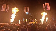 Παροξυσμός στο ΟΑΚΑ: Οι Metallica ξεσήκωσαν το κοινό παίζοντας «Ζορμπά» και «Τρύπες» [βίντεο]