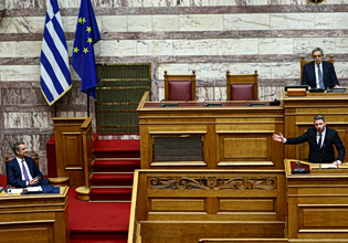 «Το σύστημα δολοφονίας χαρακτήρων του Μαξίμου» έπιασε δουλειά – Πόλεμος ΠΑΣΟΚ και ΝΔ